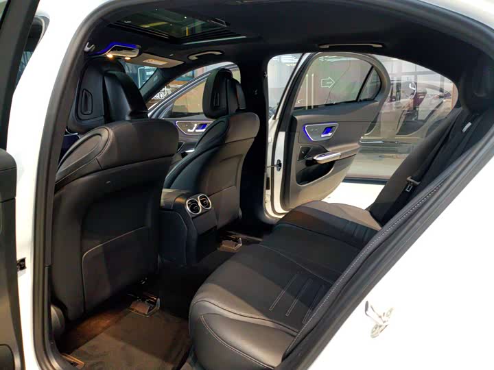 Фото 8 - Mercedes-Benz C-Class