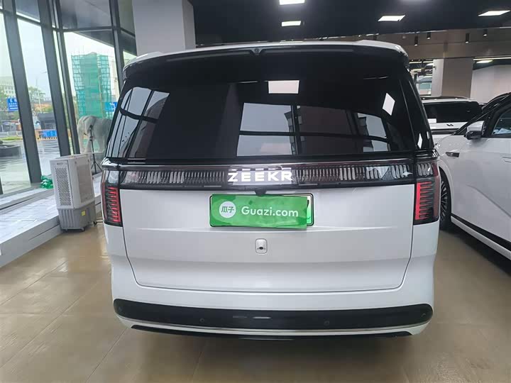 Фото 6 - Zeekr 009