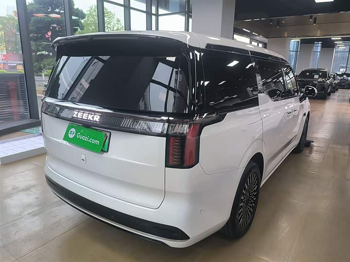 Фото 7 - Zeekr 009