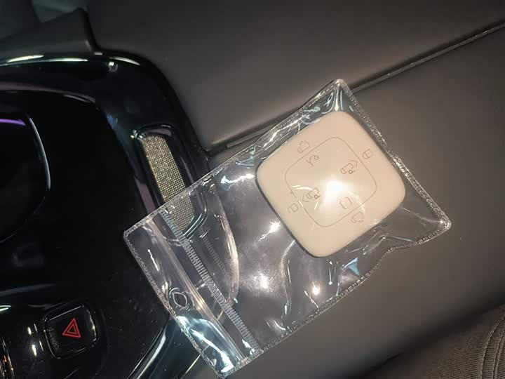 Фото 9 - Zeekr 009