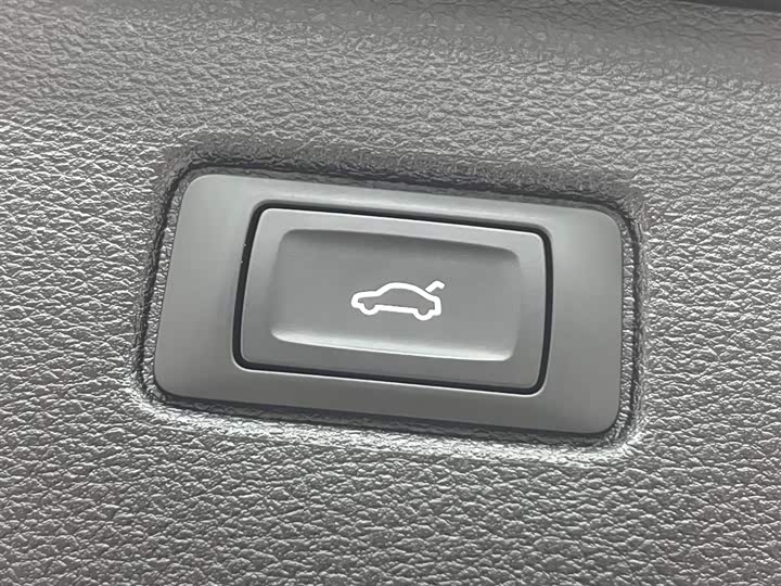 Фото 13 - Audi Q7