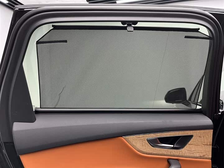 Фото 22 - Audi Q7