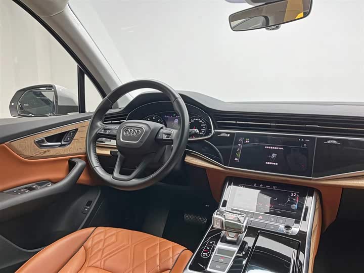 Фото 28 - Audi Q7