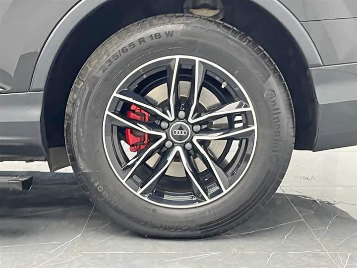 Фото 29 - Audi Q7