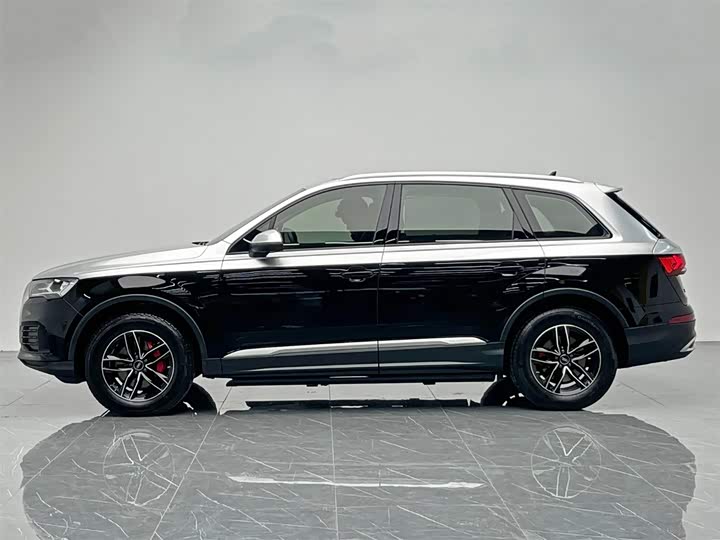 Фото 3 - Audi Q7