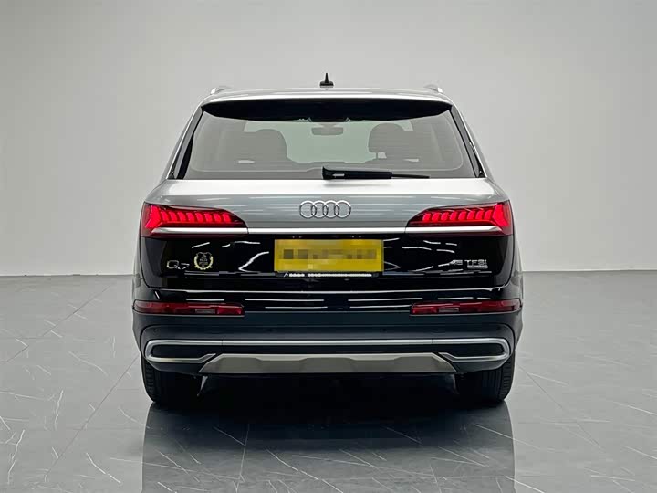 Фото 5 - Audi Q7