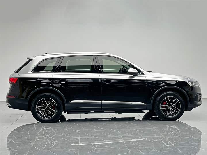 Фото 7 - Audi Q7