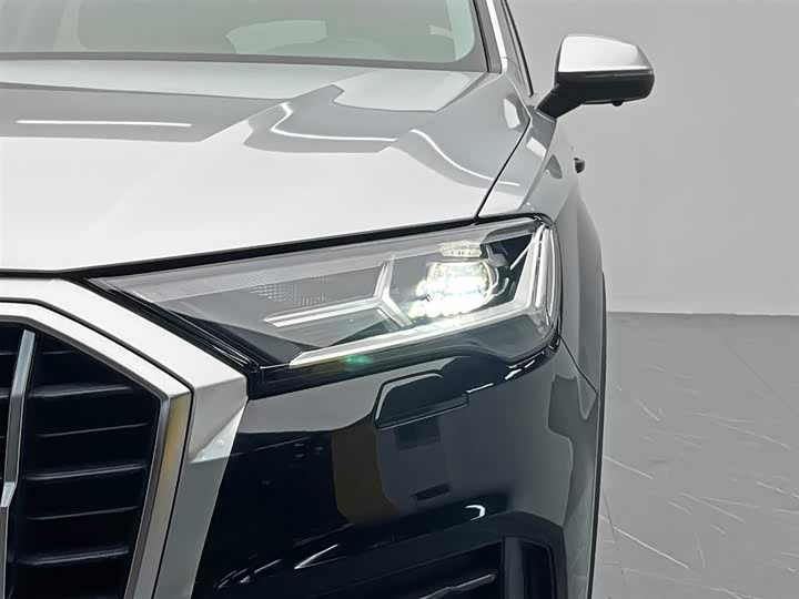 Фото 9 - Audi Q7