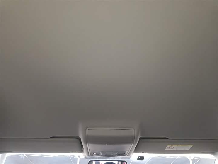 Фото 9 - Volkswagen Touran L