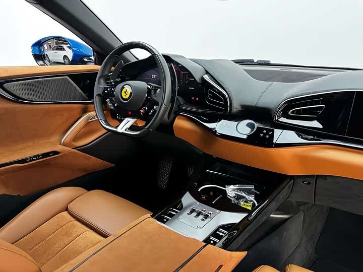 Фото 16 - Ferrari Purosangue