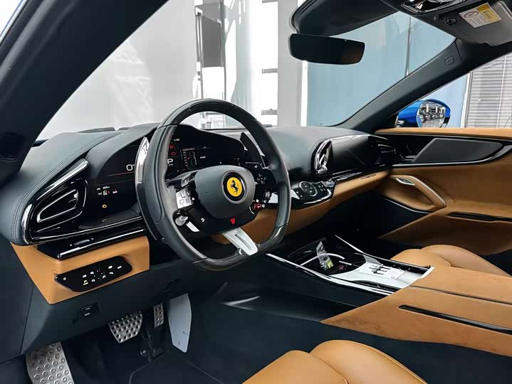 Фото 17 - Ferrari Purosangue