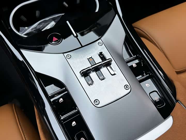 Фото 21 - Ferrari Purosangue