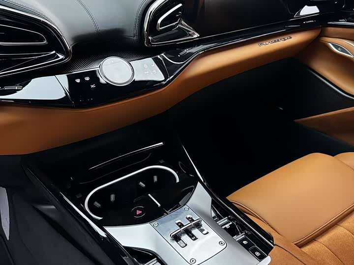 Фото 22 - Ferrari Purosangue