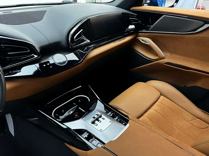 Фото 24 - Ferrari Purosangue