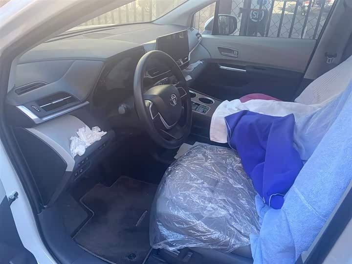 Фото 3 - Toyota Sienna