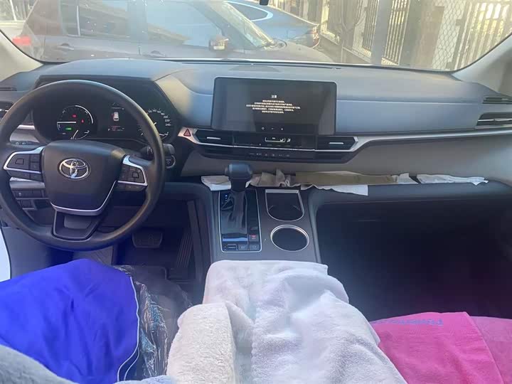 Фото 5 - Toyota Sienna