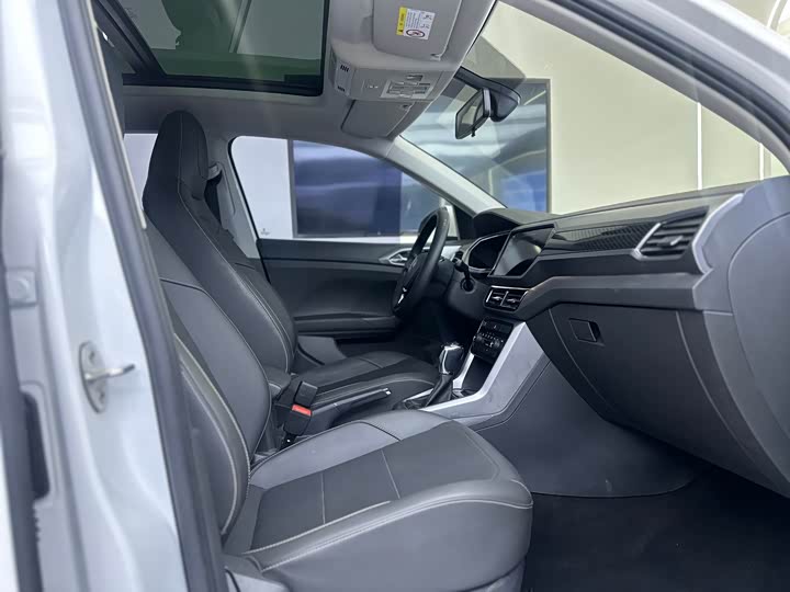 Фото 9 - Volkswagen T-Cross