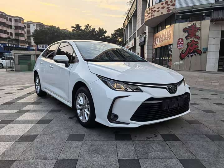 Фото 3 - Toyota Corolla