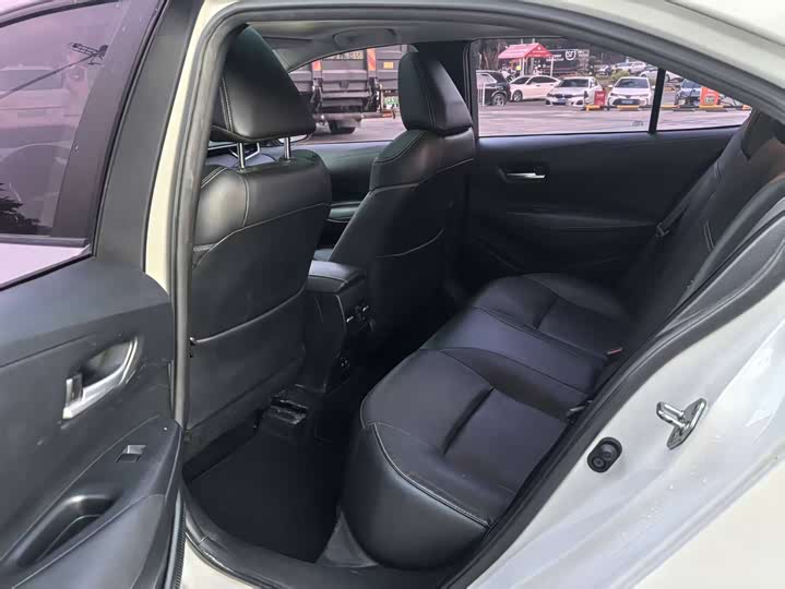 Фото 7 - Toyota Corolla