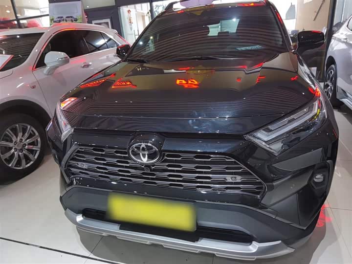 Фото 3 - Toyota RAV4