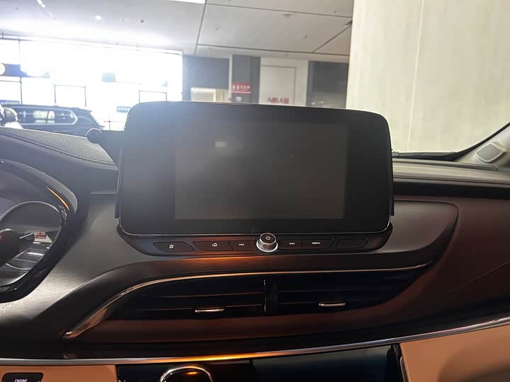 Фото 14 - Buick GL8 ES