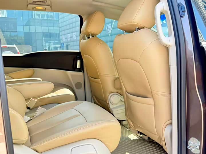 Фото 6 - Buick GL8 ES