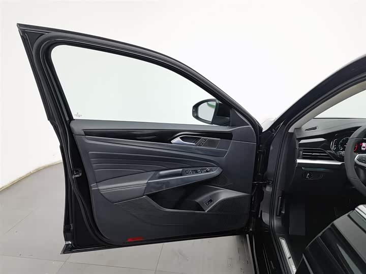 Фото 8 - Volkswagen Passat