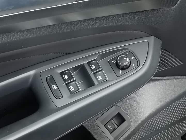 Фото 9 - Volkswagen Passat