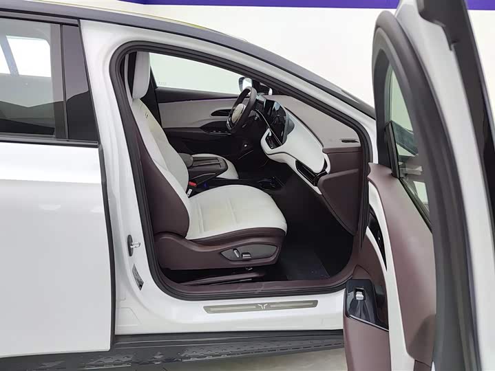 Фото 8 - Hongqi EH7