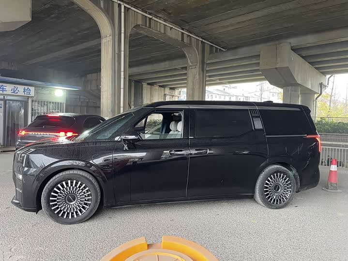 Фото 5 - Zeekr 009