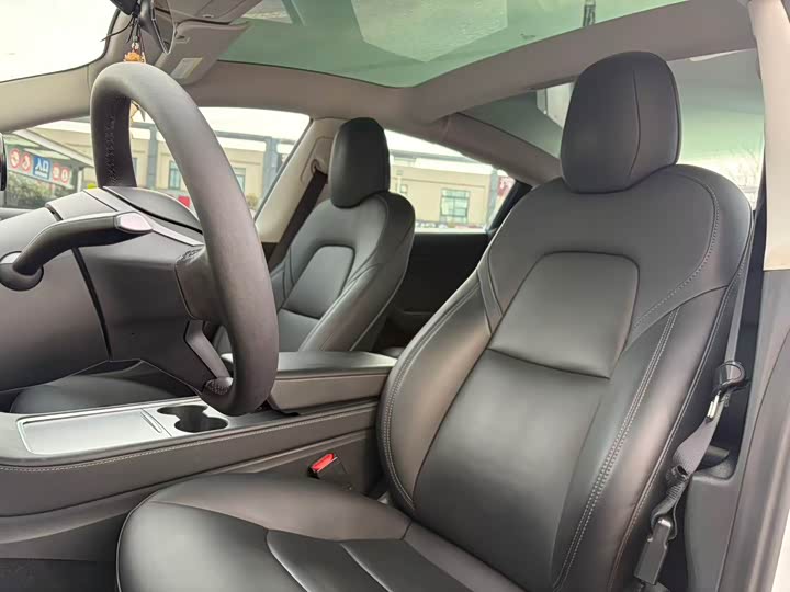 Фото 7 - Tesla Model 3