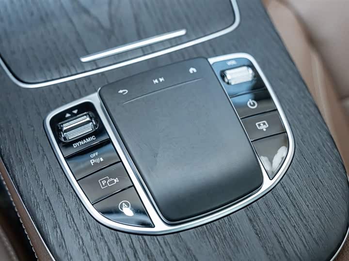 Фото 20 - Mercedes-Benz E-Class