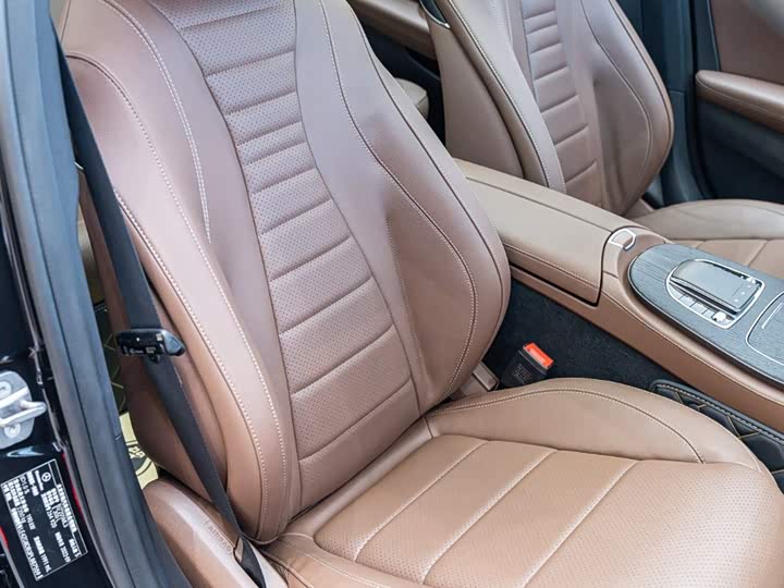 Фото 21 - Mercedes-Benz E-Class