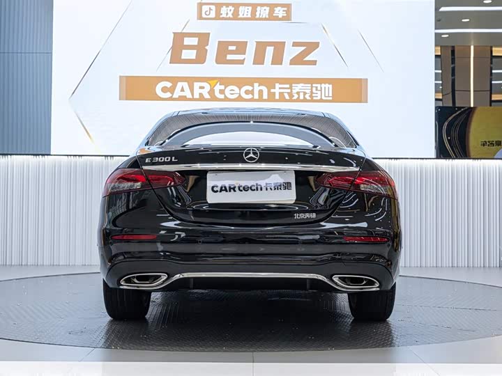 Фото 5 - Mercedes-Benz E-Class