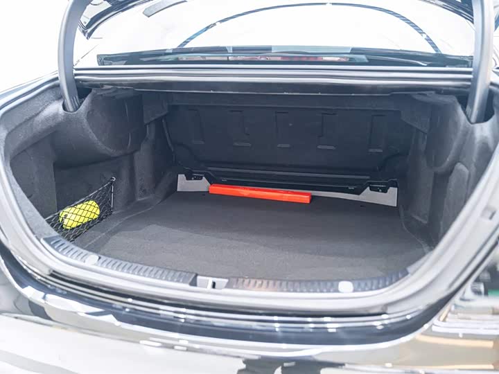 Фото 9 - Mercedes-Benz E-Class