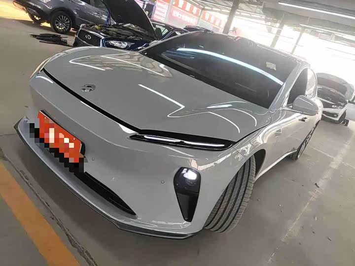 Фото 1 - Nio ET5