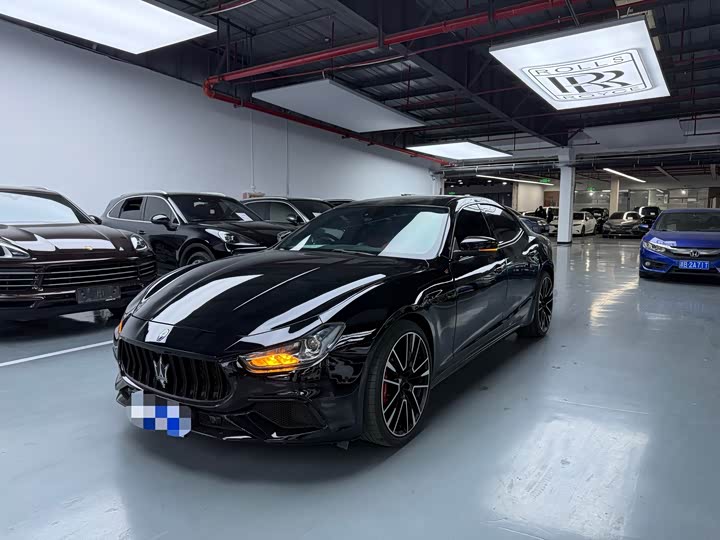 Фото 1 - Maserati Ghibli