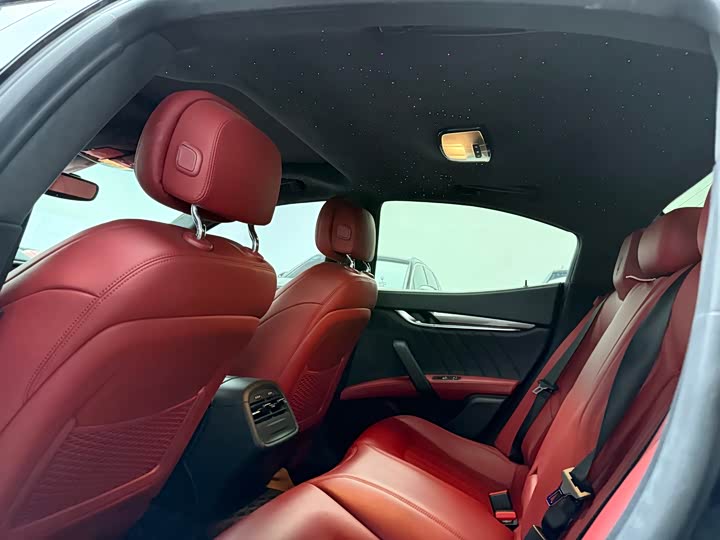 Фото 10 - Maserati Ghibli