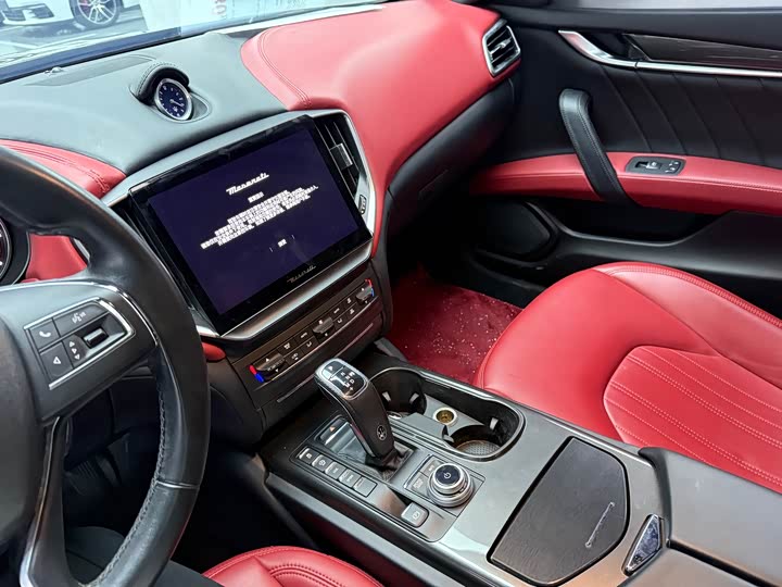 Фото 16 - Maserati Ghibli