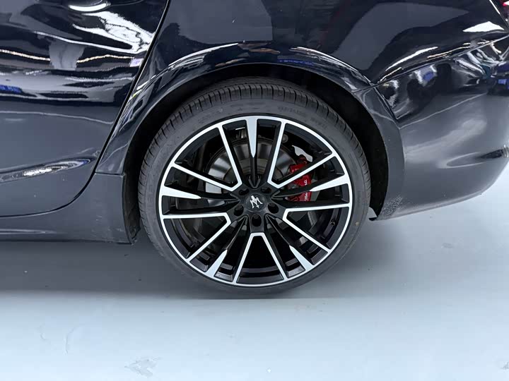 Фото 17 - Maserati Ghibli