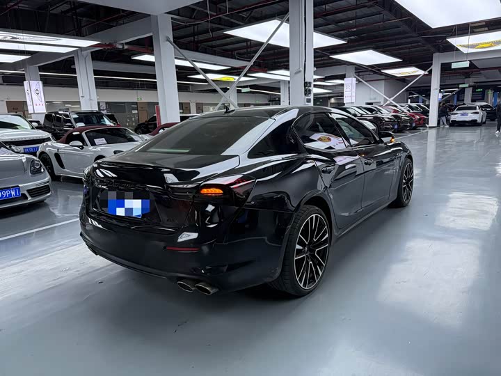 Фото 20 - Maserati Ghibli