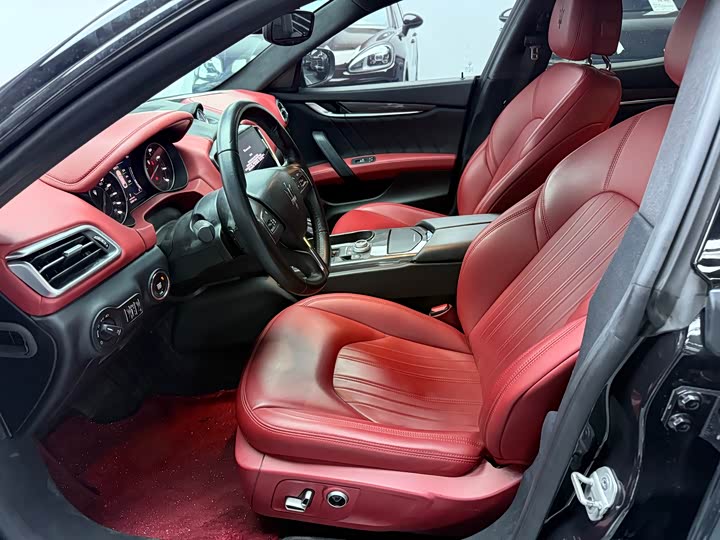 Фото 4 - Maserati Ghibli