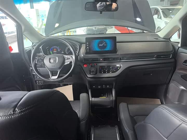 Фото 10 - Honda Odyssey