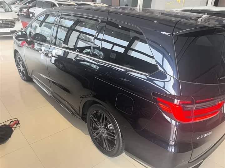 Фото 5 - Honda Odyssey