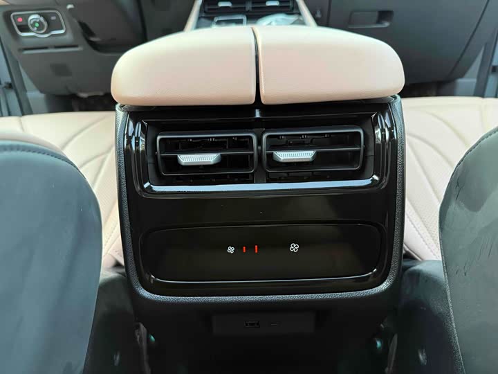 Фото 27 - Chery Tiggo 8L