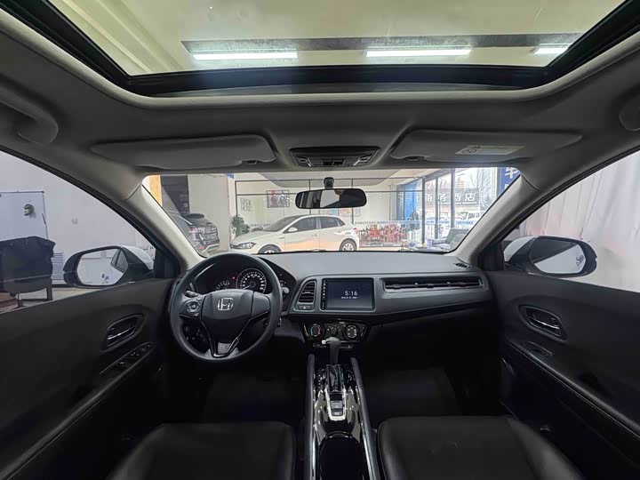 Фото 17 - Honda Vezel