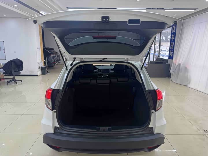 Фото 19 - Honda Vezel