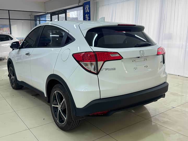 Фото 4 - Honda Vezel