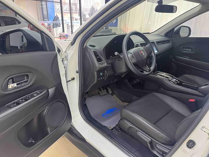 Фото 7 - Honda Vezel