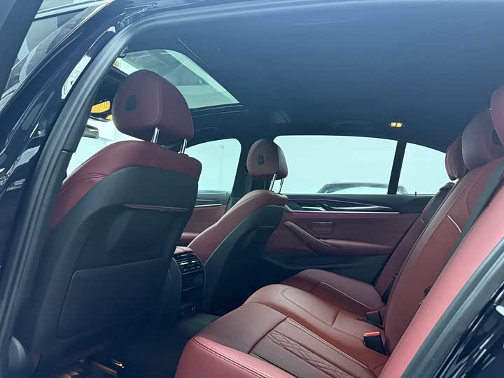 Фото 10 - BMW 5 Series